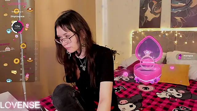 Emily Strikeee online show from February 25, 4:11 am