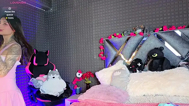 SolBeaumont1 online show from February 26, 9:25 pm