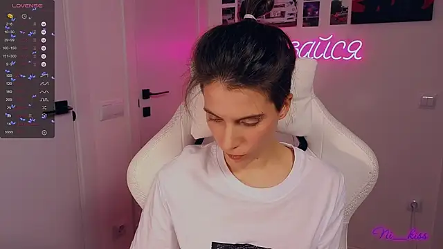  ni kiss online show from October 6, 6:45 pm