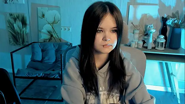 Elainebeness online show from November 13, 7:24 pm