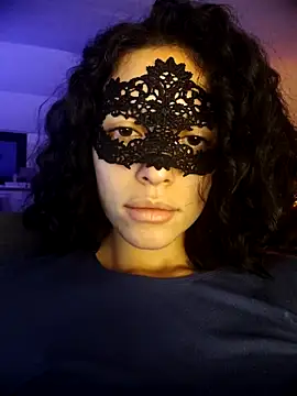 salomea r online show from December 1, 8:44 pm