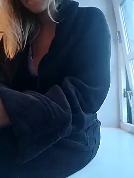 fofinhaa12 online show from September 16, 6:27 pm