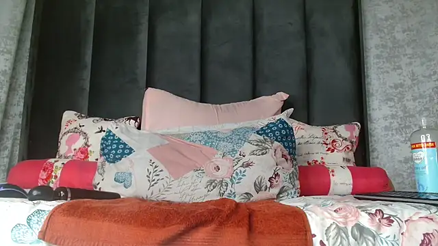 Lucy Blacksilk online show from November 21, 10:01 pm