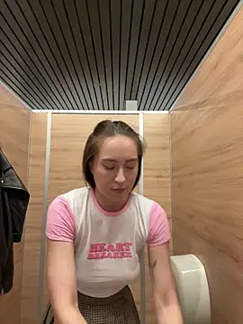 Holly Play online show from September 11, 1:55 pm