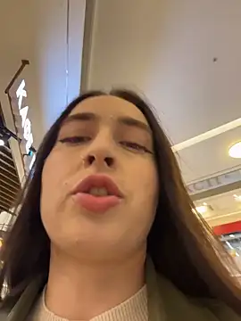 Holly Play online show from November 3, 1:15 pm