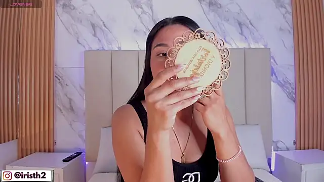 Iris Thompson  online show from February 18, 4:00 am