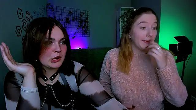 Snapshot of daisy_candy chatting on October 12, 8:00 pm daisy candy online show from October 12, 8:00 pm