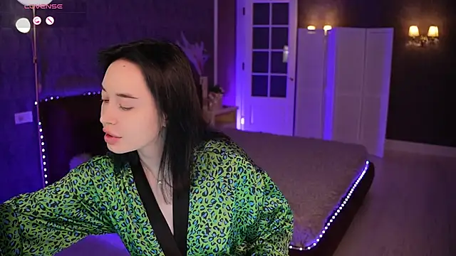 Miss Elia online show from February 5, 12:03 am