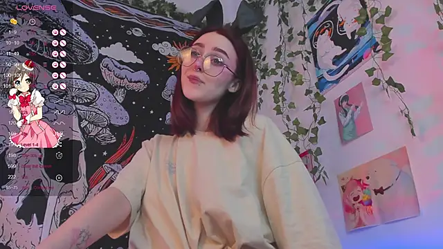 kissthasky online show from September 19, 5:45 pm