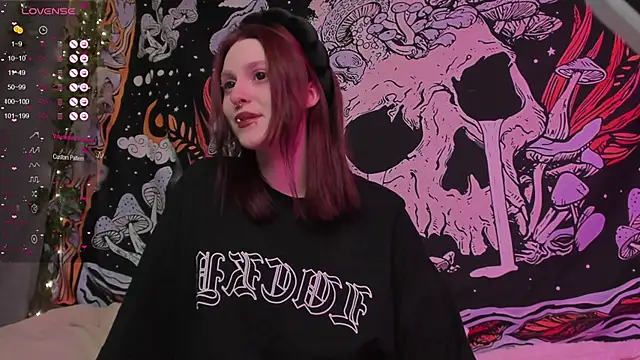 kissthasky online show from December 15, 3:17 pm