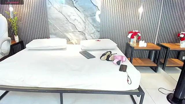 julietha taylor online show from February 2, 3:05 am