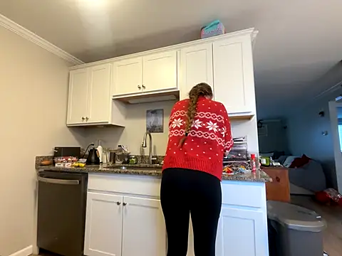 MissSwitch online show from December 2, 2:19 pm