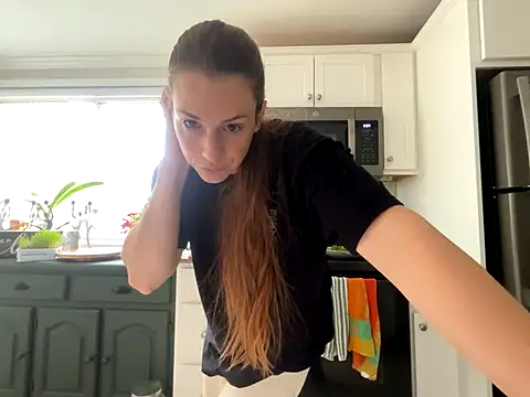 MissSwitch online show from November 1, 3:05 pm