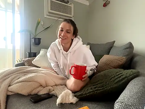 MissSwitch online show from December 4, 3:03 pm