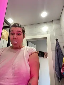 SuzieMurray online show from October 18, 10:40 am