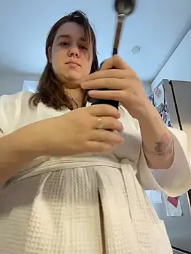 SuzieMurray online show from February 8, 8:40 am