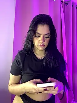 kimberlyhills1 online show from January 6, 5:05 pm