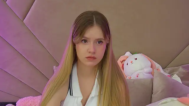 MilanaBalmain online show from November 12, 4:16 pm