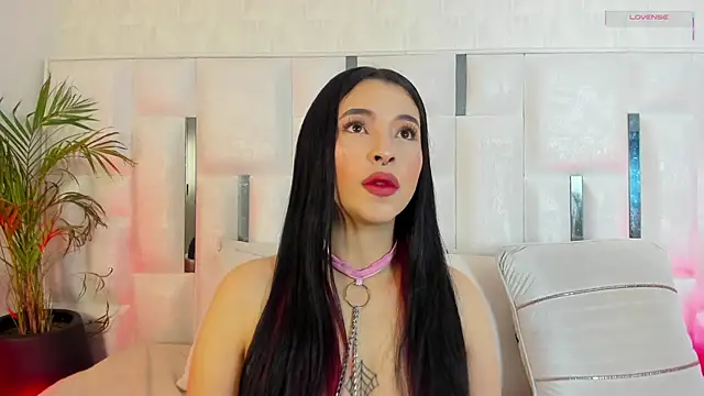 im nika  online show from November 18, 12:50 pm