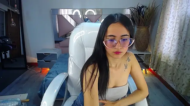 Mia Fischer online show from October 18, 8:10 pm