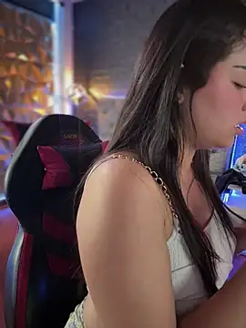 Paloma  LS online show from December 3, 8:22 pm