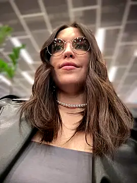 meow girl online show from December 18, 9:58 am