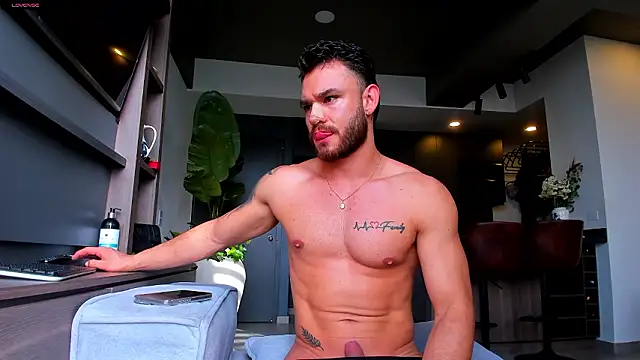 Maximo Marcelo online show from March 1, 12:38 pm