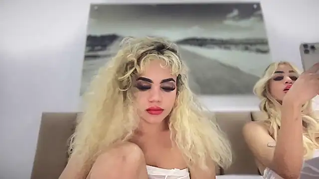 Snapshot of brithneysquirt chatting on October 20, 9:56 am brithneysquirt online show from October 20, 9:56 am