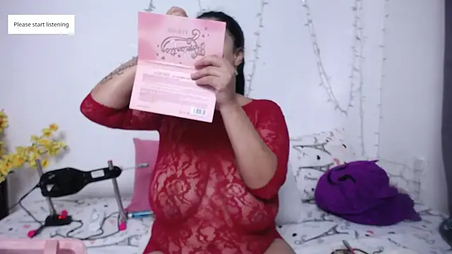 Nicol Love0 online show from October 21, 12:20 pm