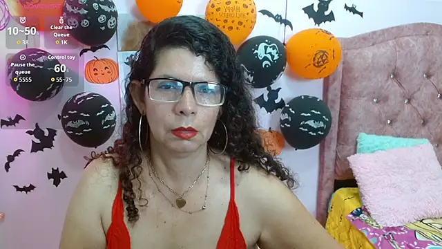 Snapshot of sila_bolum chatting on October 21, 4:55 pm sila bolum online show from October 21, 4:55 pm
