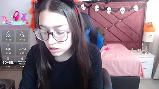 Snapshot of zoe_sweet5 chatting on October 26, 3:40 pm zoe sweet5 online show from October 26, 3:40 pm