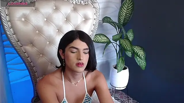 rihannagil online show from December 20, 2:21 pm