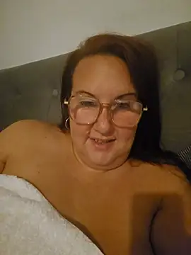 Bekahblows online show from October 6, 9:52 pm