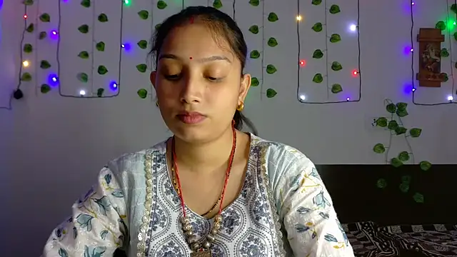 Snapshot of Aleena_Rai chatting on October 18, 7:48 pm Aleena Rai online show from October 18, 7:48 pm