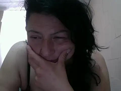 straichathot 08 online show from December 18, 8:13 pm