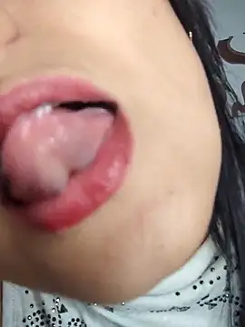 elena jonees online show from December 18, 8:46 pm