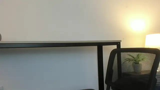 Caroline dh online show from February 12, 11:45 am