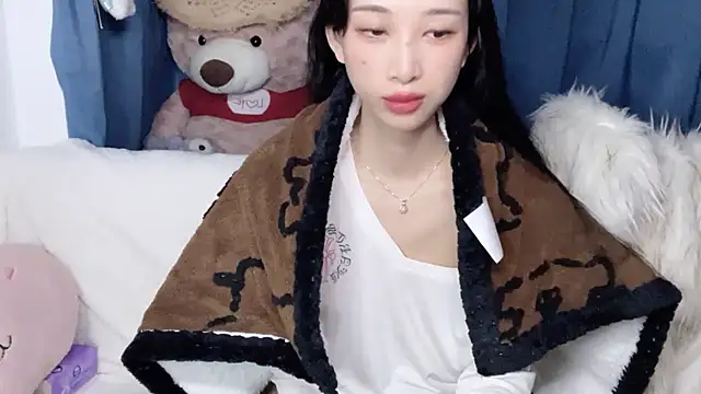 Lili-2 online show from February 5, 2:20 pm