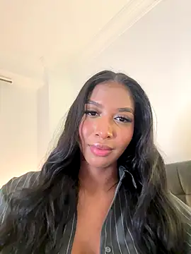 IamCrystal2 online show from December 20, 2:26 am