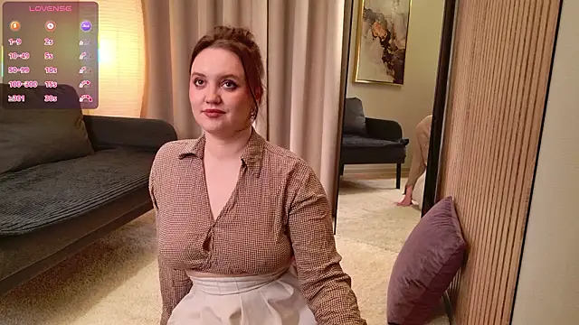 Lella Ryann  online show from February 12, 7:04 pm