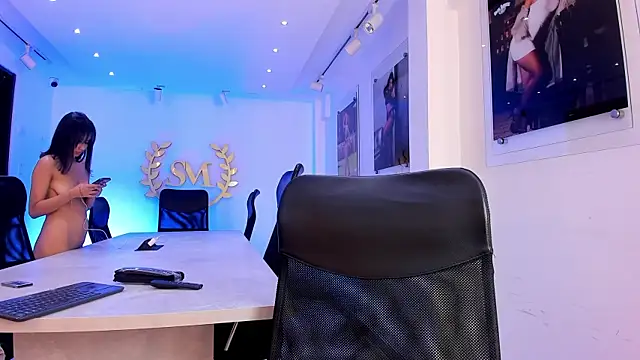 NairobiLee online show from September 22, 11:41 am