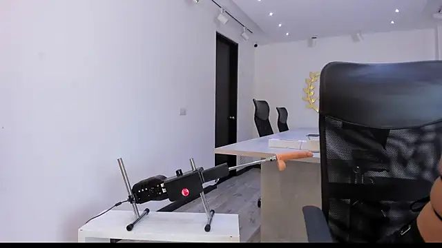 NairobiLee online show from September 11, 1:55 pm