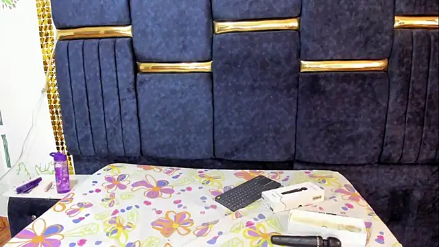 skaysanchez1 online show from October 4, 8:46 pm