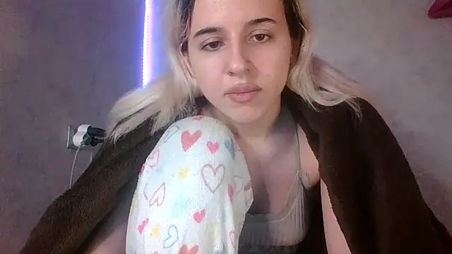 Snapshot of Puregirlaa chatting on October 17, 12:52 pm Puregirlaa online show from October 17, 12:52 pm