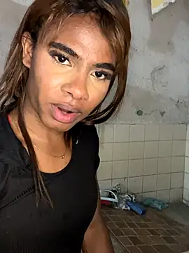 Snapshot of alejandrasxx chatting on September 18, 1:48 am alejandrasxx online show from September 18, 1:48 am