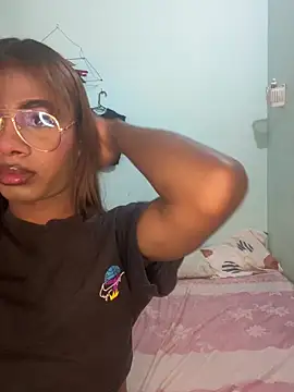 Snapshot of alejandrasxx chatting on September 20, 1:09 pm alejandrasxx online show from September 20, 1:09 pm