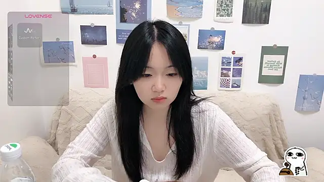 Snapshot of LiLiYbaby chatting on October 7, 6:18 am LiLiYbaby online show from October 7, 6:18 am