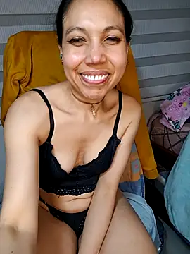 KimPielCanela online show from November 12, 11:47 pm