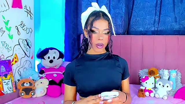 bloom444 online show from October 5, 10:15 pm