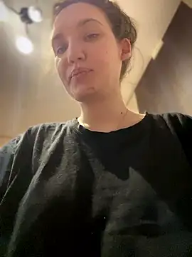 Holly Molii online show from January 9, 1:15 pm